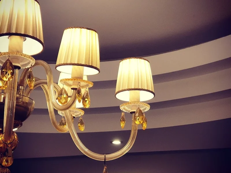 Privé by Adriana Varvaroi