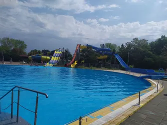 Liste 13 piscină din Arad