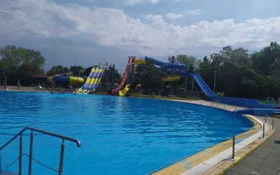 Liste 13 piscină din Arad