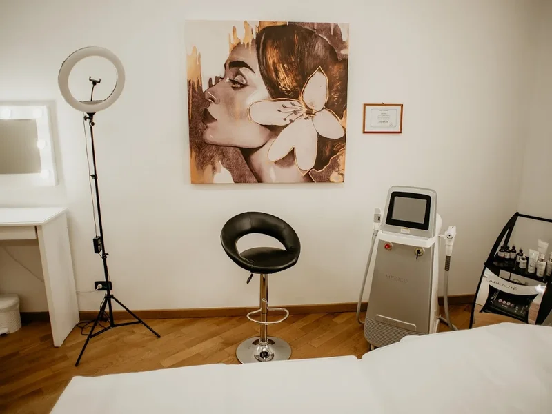 Gabriela Buzgău Beautician
