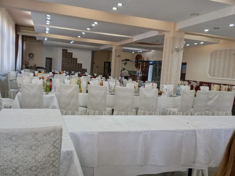 Curcanul de Aur - Restaurant Evenimente, Nunti,Botezuri Bacau. Meniul Zilei, Livrare Mancare, Catering Bacau