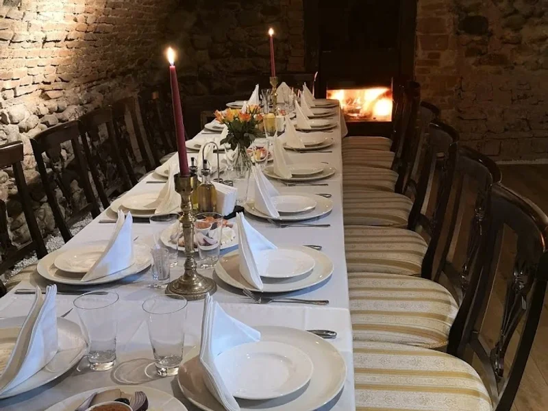 Zestrea Restaurant Romanesc