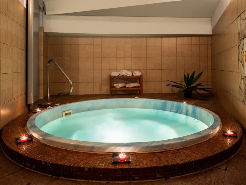 Golden Tulip Ana Tower