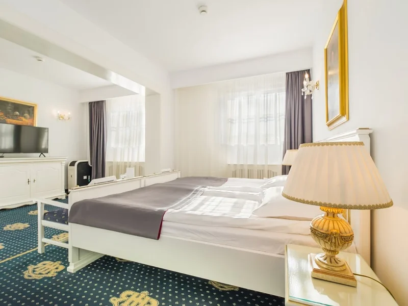 Hotel Împăratul Romanilor