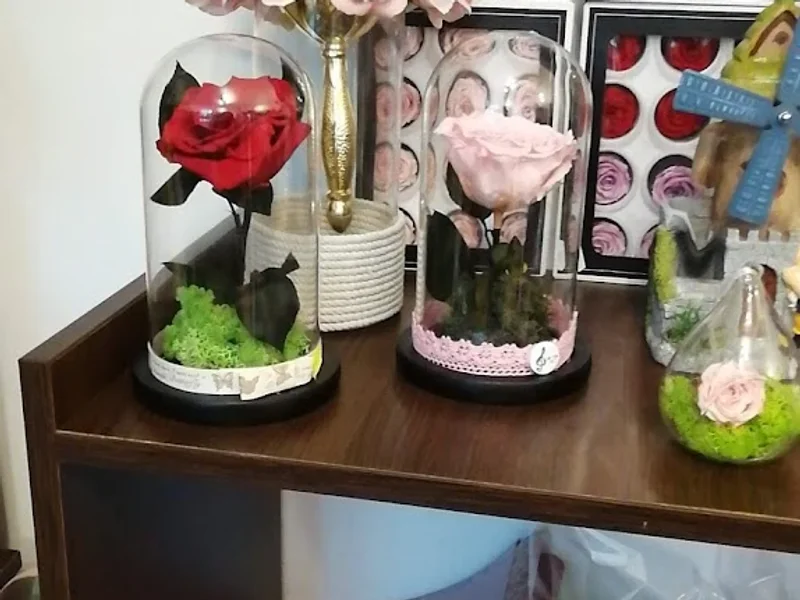 Sara Florarie Bacau. Flori, Buchete, Aranjamente Flori Bacau. Livrare Flori Bacau