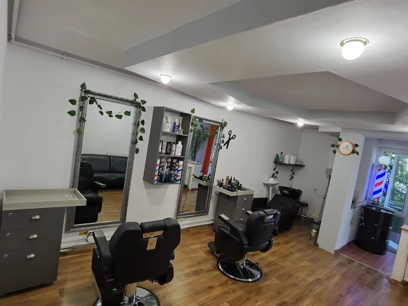 STREET BARBER'S