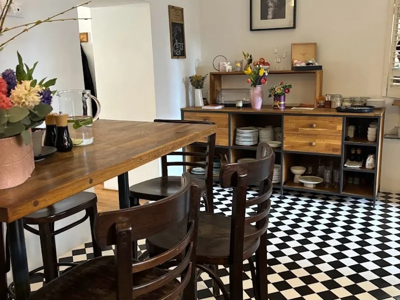 Jules Restaurant