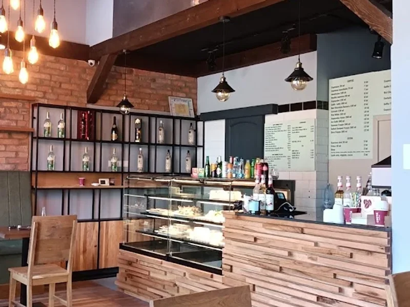 Traveler's Coffee & Bistro