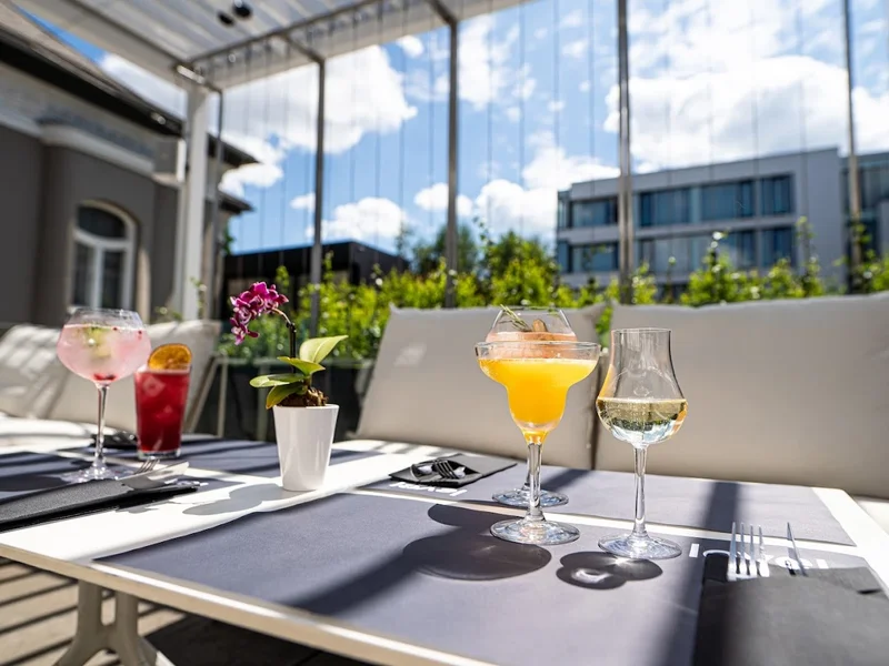 LEVEL lounge & terrace