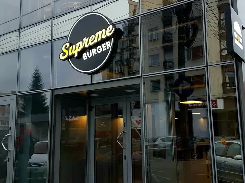 Supreme Burger