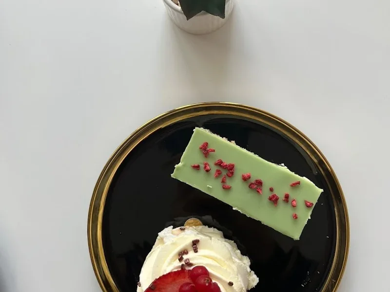 Mara’s Cake by Dina Pop