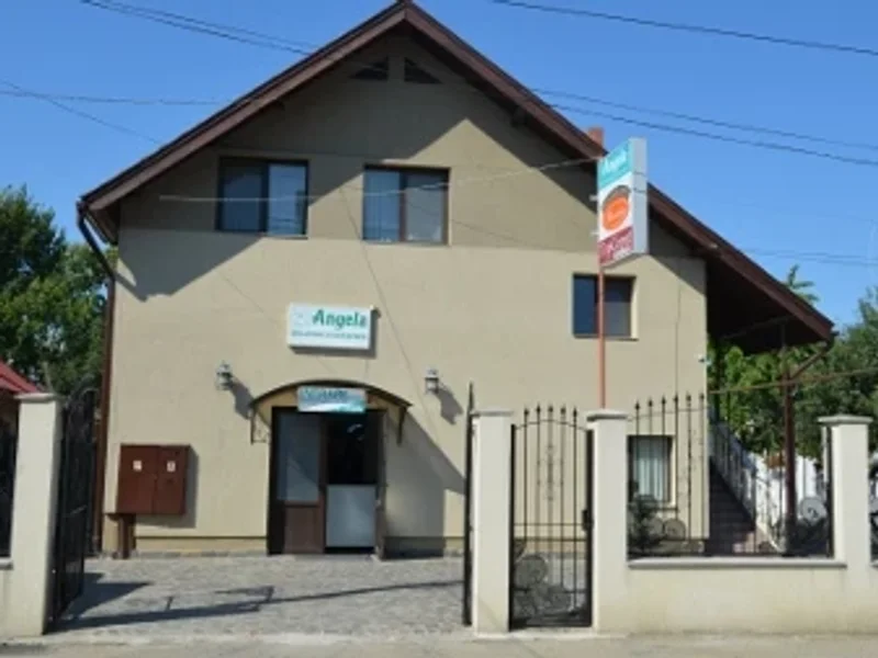 Angela Spalatorie Curatatorie & Croitorie (str. Macului 10)