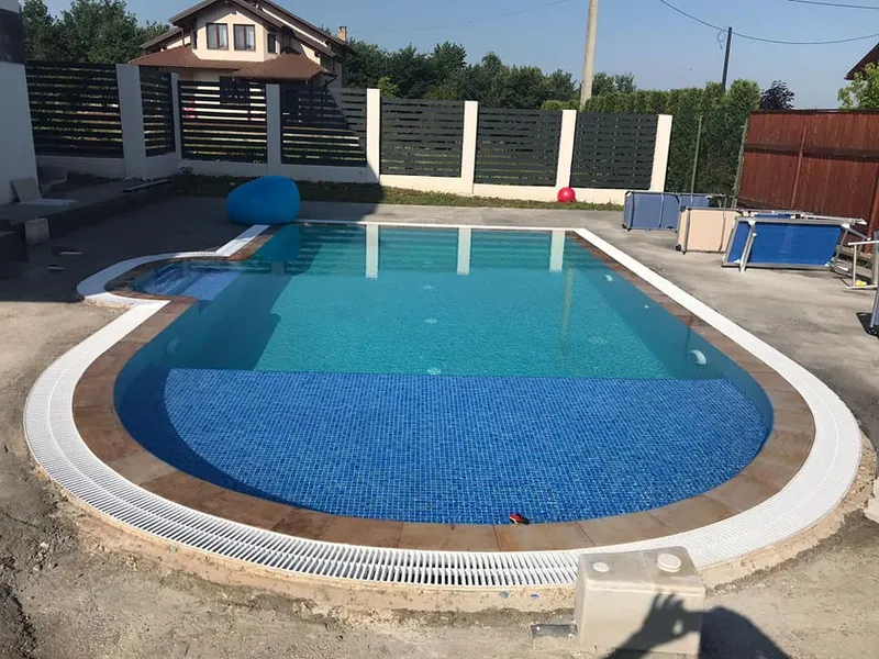 Agua Mas Astral SRL - Constructii piscine - Saune - Jacuzzi - Fantani arteziene - Baia Mare