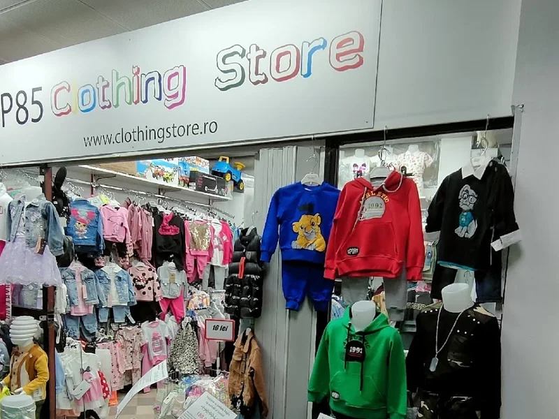 Magazinul Clothing Store