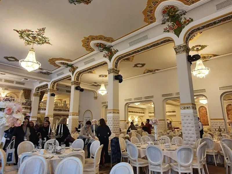 Queen Mary, Restaurant & Ballroom