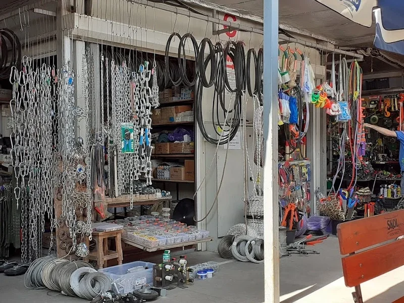 Complex Comercial de Bricolaj Obor