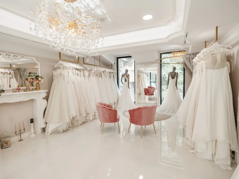 Avangarde Brides - rochii de mireasa si de seara Mori Lee