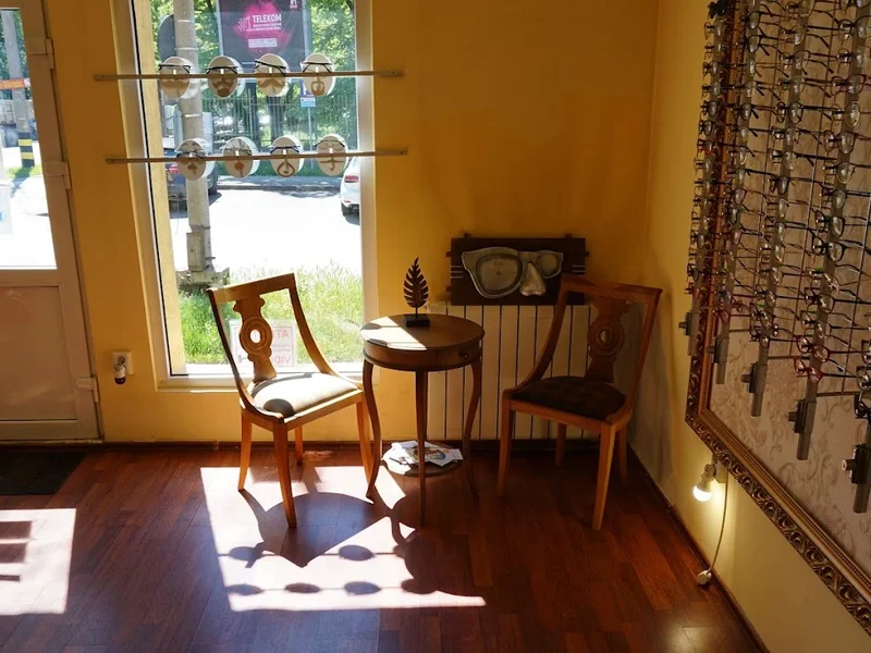 Dr. Cristiana Dobocan (Medic Primar Oftalmolog)