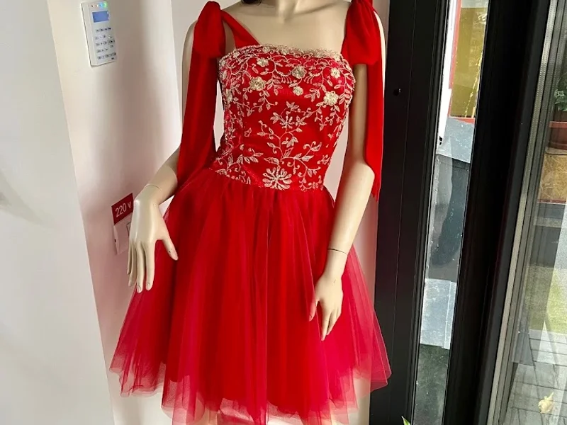 Fashion Style Luk, Magazin Rochii de Mireasa, Magazin Rochii de Seara,Voaluri de mireasa.Rochite fetite si comenzi.