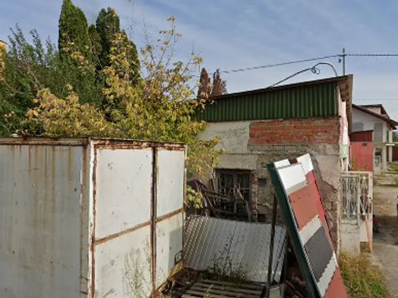 PLUS EXPERIENCE S.R.L.