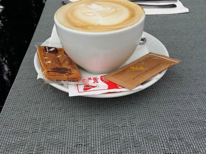 Zambara Bistro & Lounge