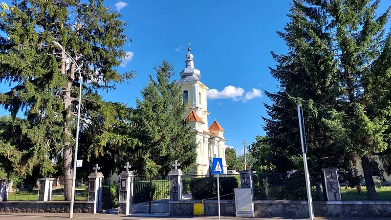 Biserica Sfinţii Apostoli Petru şi Pavel