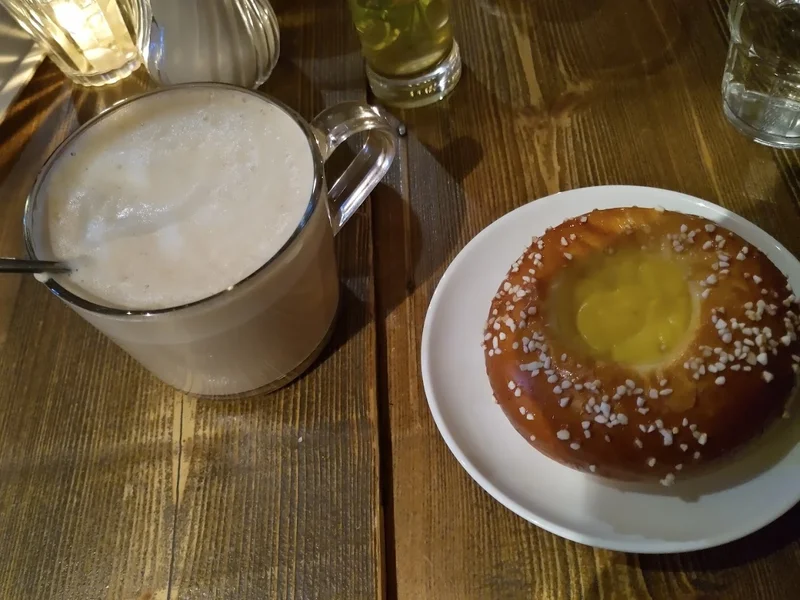 Flickorna Helin Café