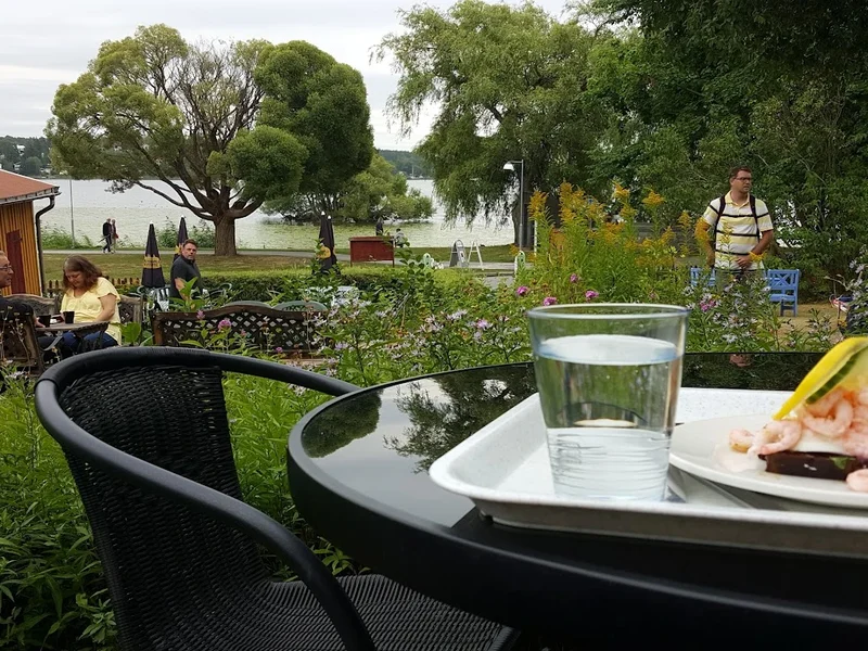 Plåt Pelles Café