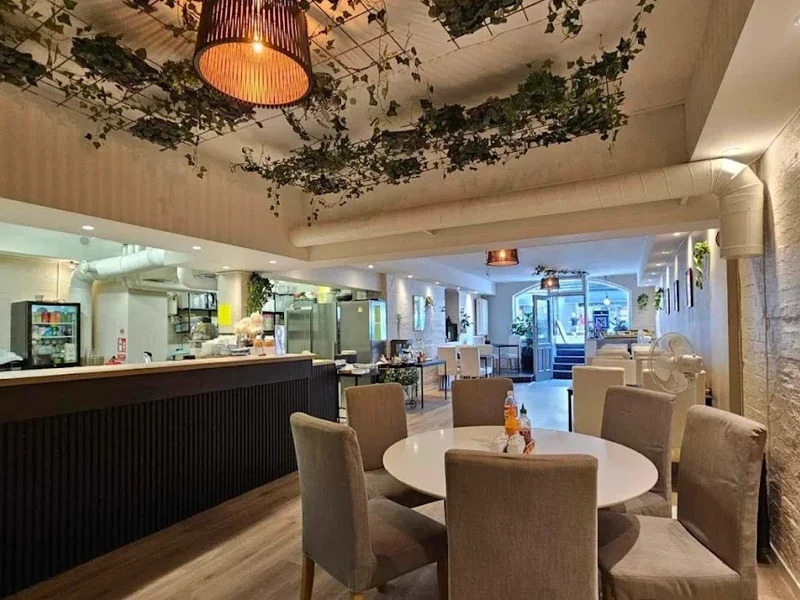 Naks Thai Restaurang & Takeaway