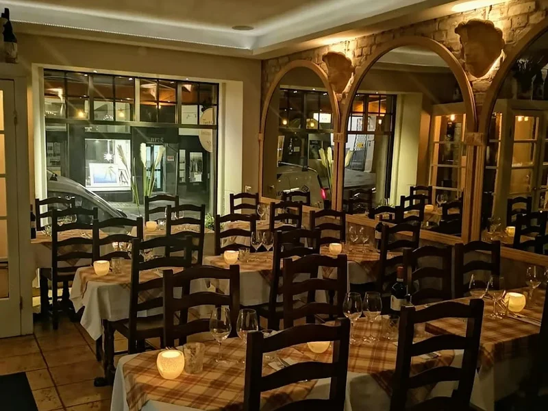 Fontana Di Trevi, Restaurang