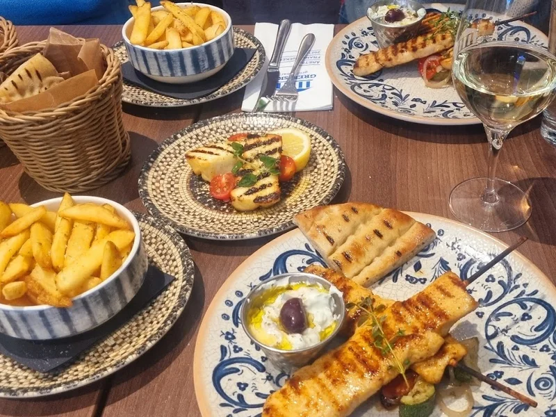 GREKISKA grill & bar