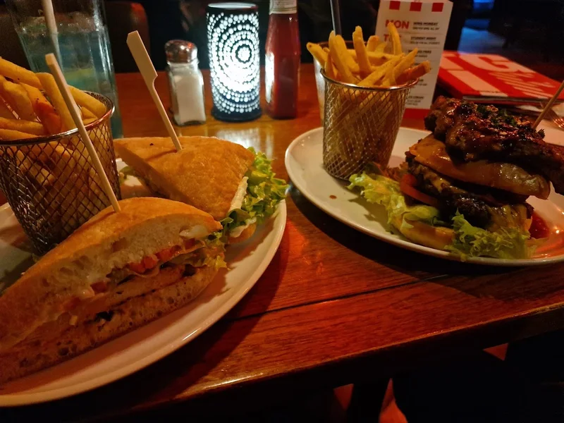 American Bar & Grill