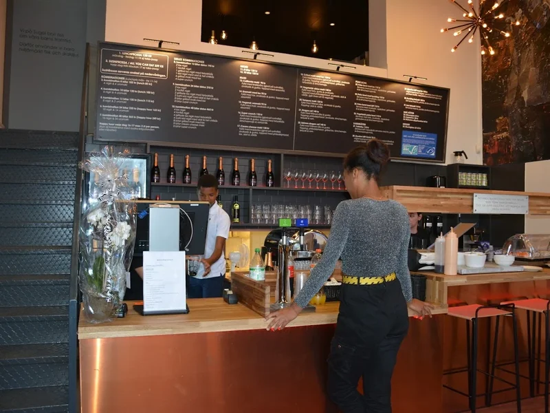 Sugoi Järnvägsgatan