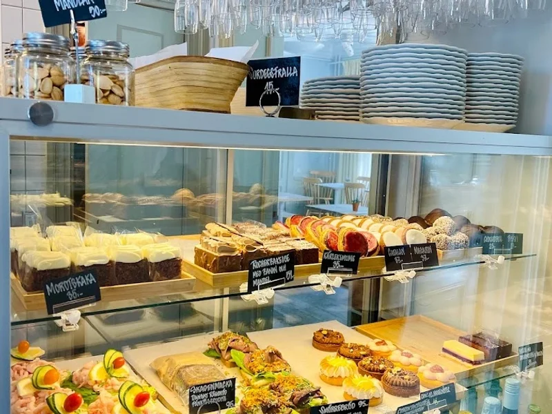 Fullersta Gårds café - Spröd Stenungsbageri