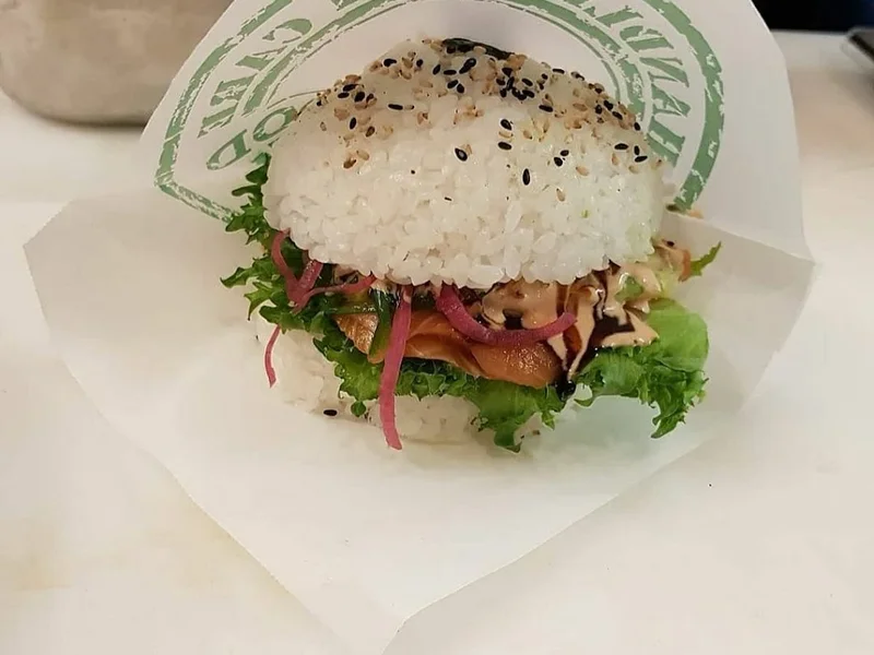 SUSHI TIME | Lyxig och god sushi i Hallunda saluhall