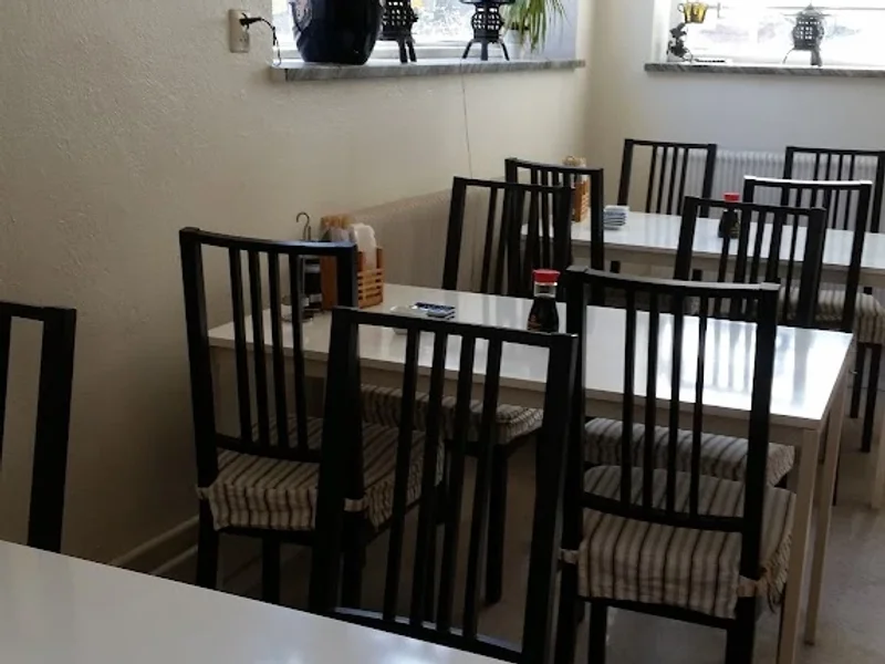 Sushi & Dumpling Solna