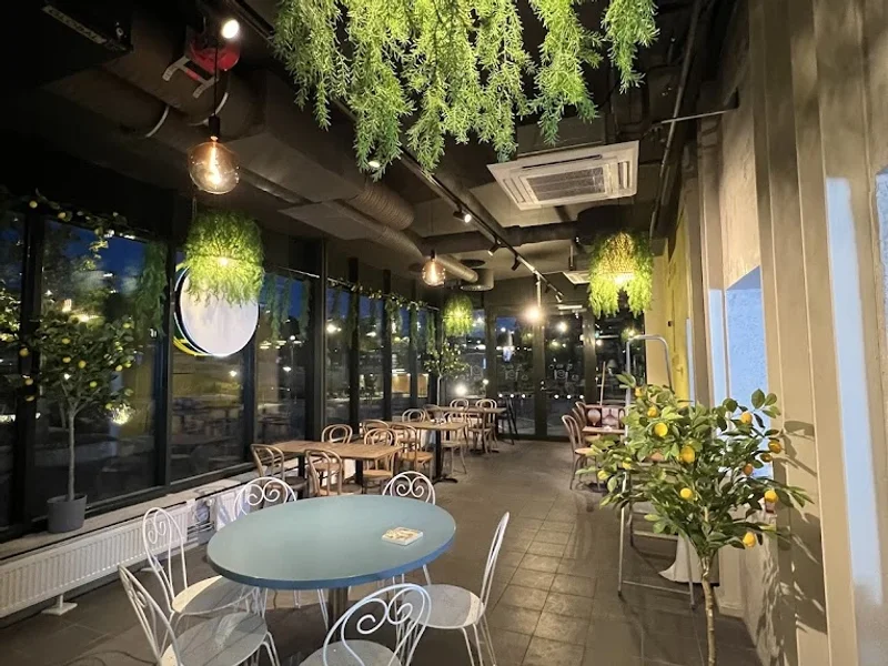 Lemon Garden Solna