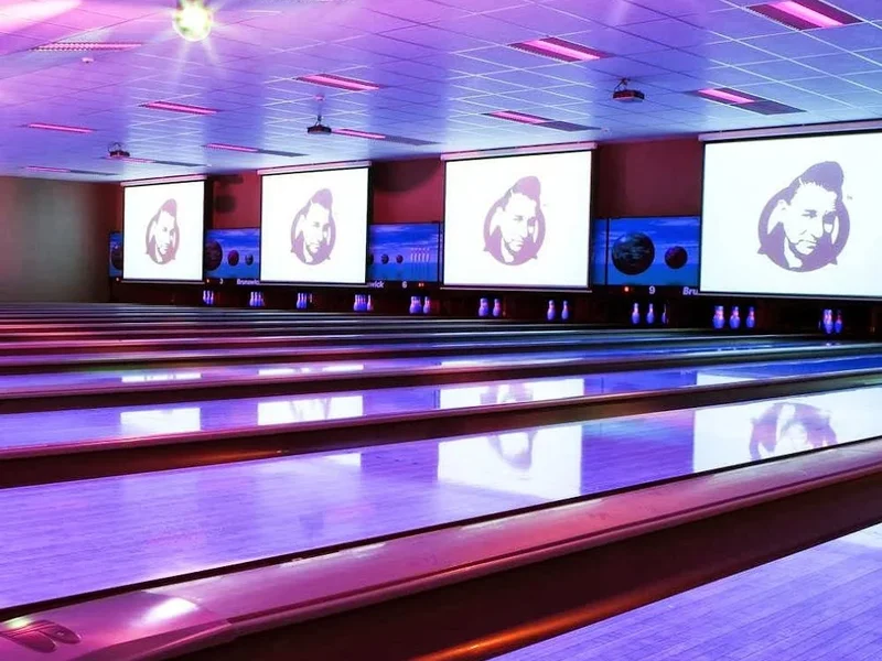 Buddys Food, Bowling and Bar