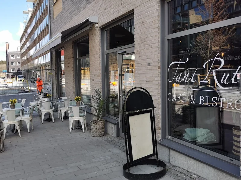 Tant Rut Cafe & Bistro