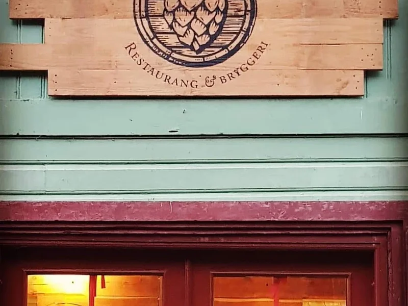 Lock, Hop & Barrel Brewery Restaurant