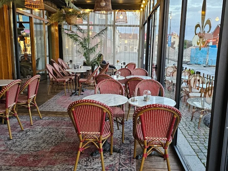 Tullen 8:2 | Café & Bistro