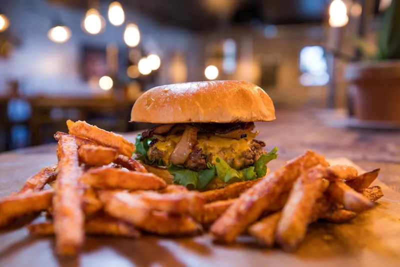 DINÉ Burgers