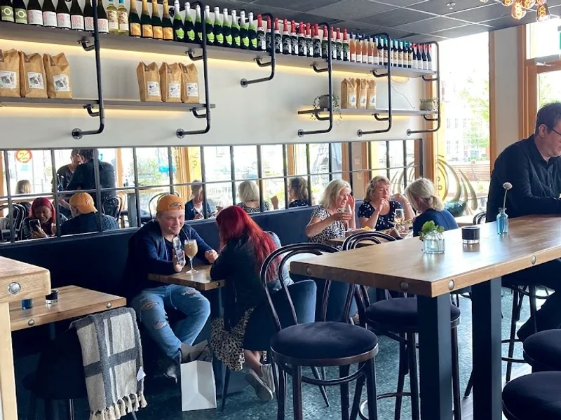 Bellis Café & Cocktails