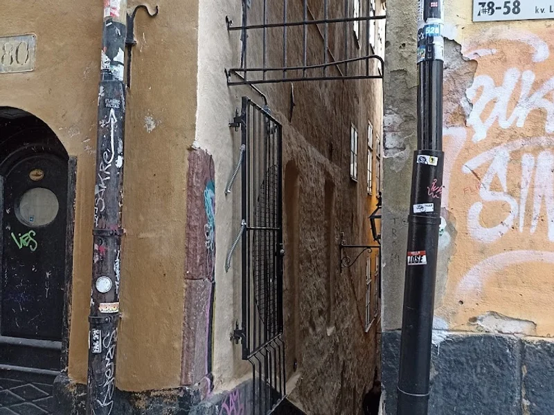 Stockholms smalaste gata (Mårten Trotzigs gränd)