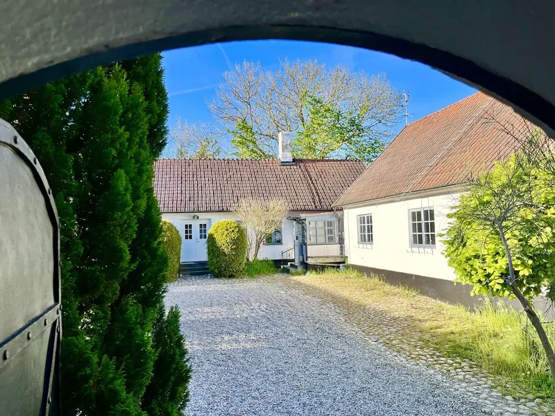 Tullnäs Vingård Bed & Breakfast