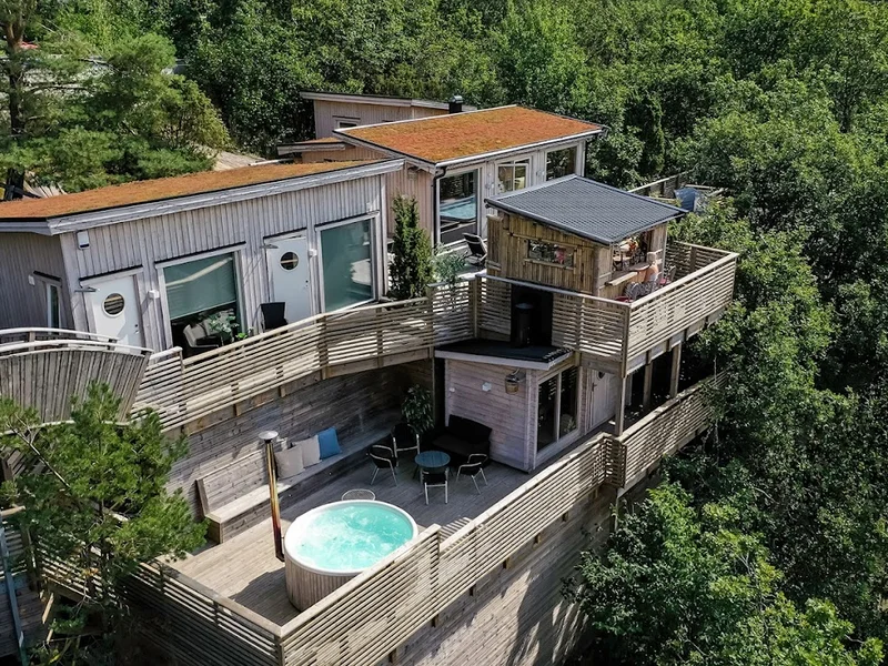 Treetop Spa Hangout & Hotel