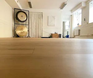 Lista 12 yogastudios i Östergötlands