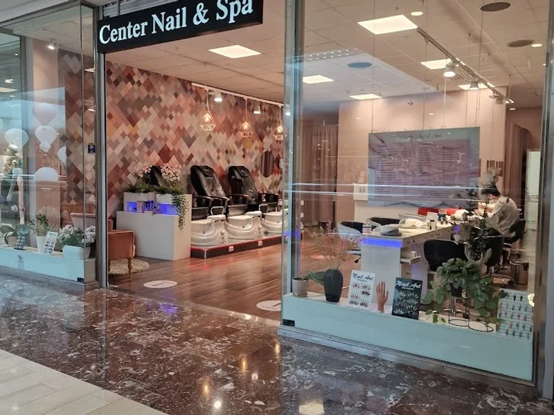 Center Nails & Spa