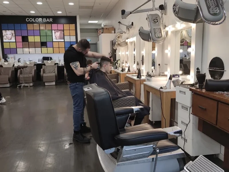 Hair & face, Nacka Forum