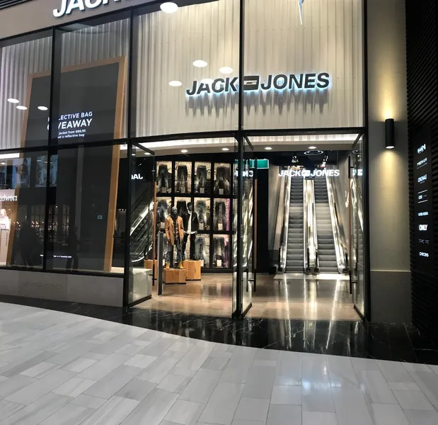 JACK & JONES